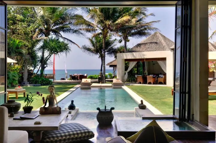 Сукавати: Aventus Luxury Beachfront Villa Gianyar