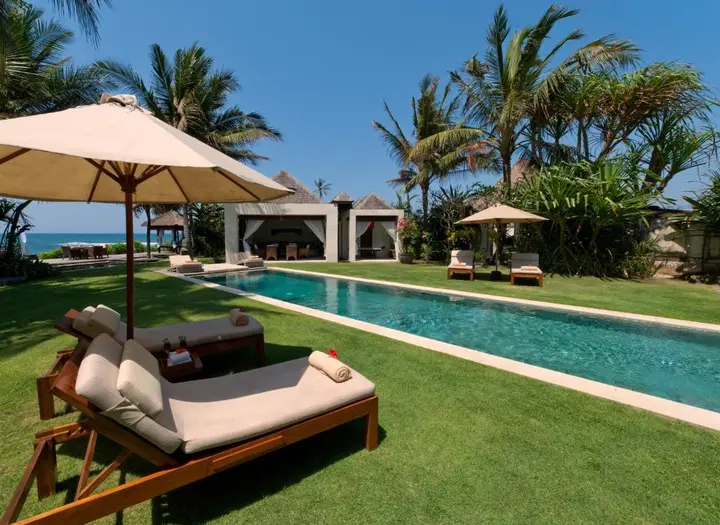 Сукавати: Aventus Luxury Beachfront Villa Gianyar