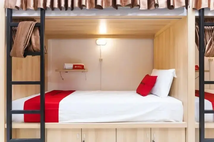 Маланг: Reddoorz Hostel @ Malang City Center