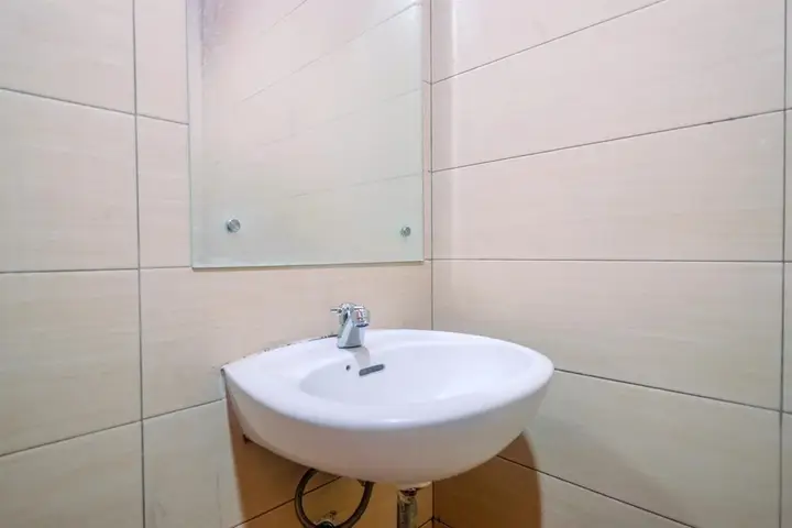 Fully Furnished with Comfortable Design Studio Apartment Margonda Residence 5 — фото 6