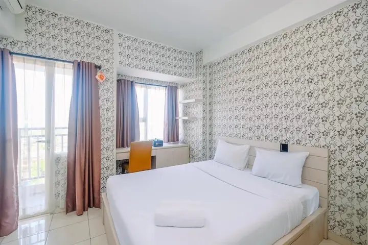Fully Furnished with Comfortable Design Studio Apartment Margonda Residence 5 — фото 1