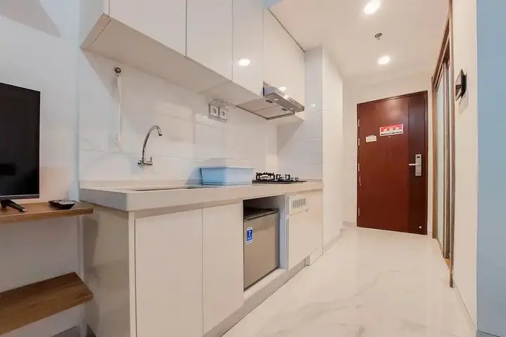 Homey And Warm Studio Room At Sky House Bsd Apartment — фото 4