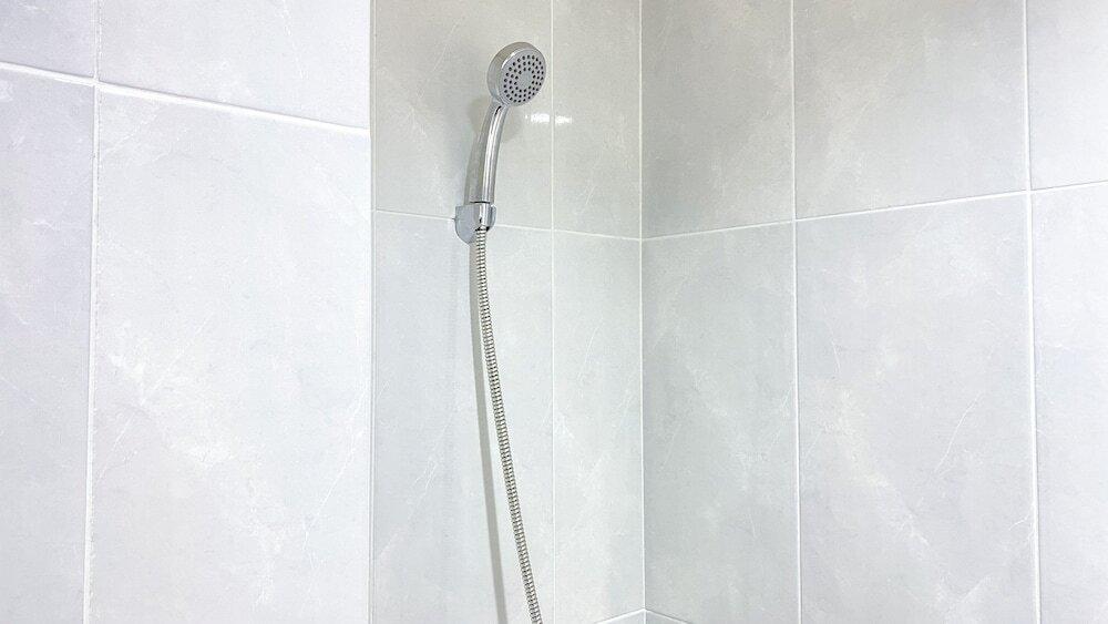 Депок: Minimalist And Nice Studio Apartment At Evenciio Margonda
