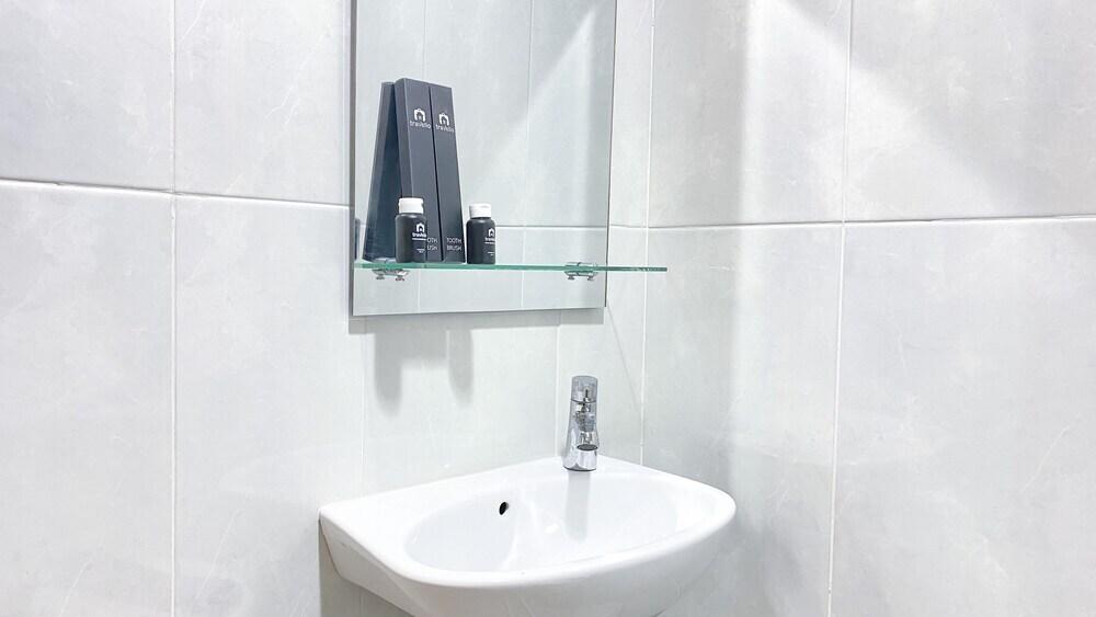 Депок: Minimalist And Nice Studio Apartment At Evenciio Margonda
