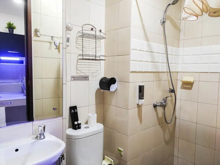 Макассар: Cozy Stay Studio At Vida View Makassar Apartment