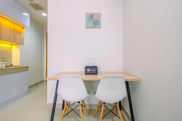 Депок: Minimalist Studio Room At Evenciio Margonda Apartment