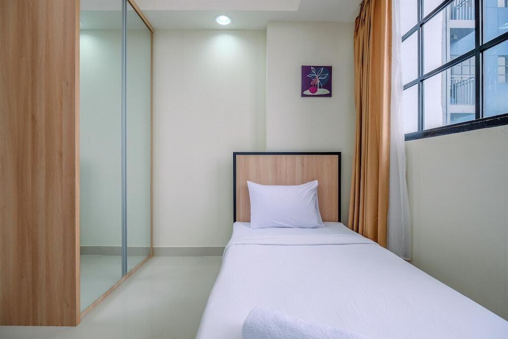 Nice 2Br At 26Th Floor Evenciio Margonda Apartment — фото 4