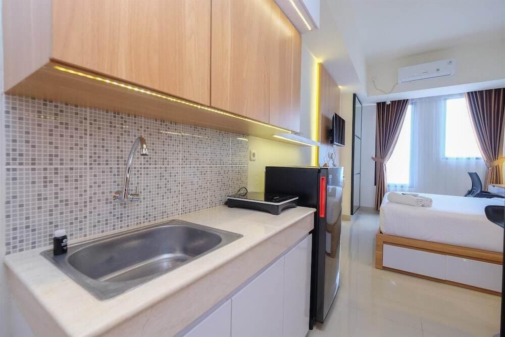 Депок: Simply Design Studio Room Evenciio Margonda Apartment