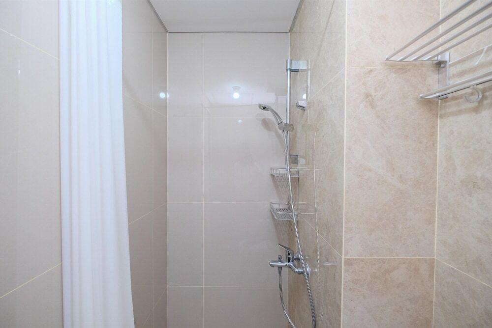 Депок: Cozy And Nice Studio At Transpark Cibubur Apartment