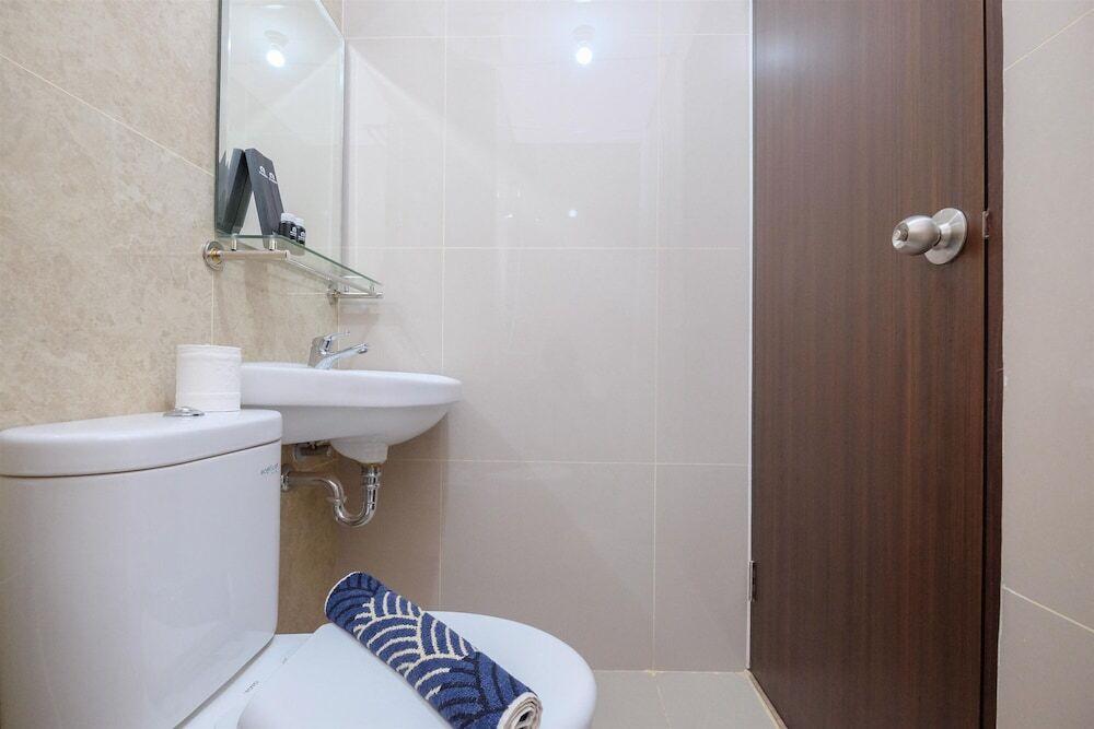 Депок: Cozy And Nice Studio At Transpark Cibubur Apartment