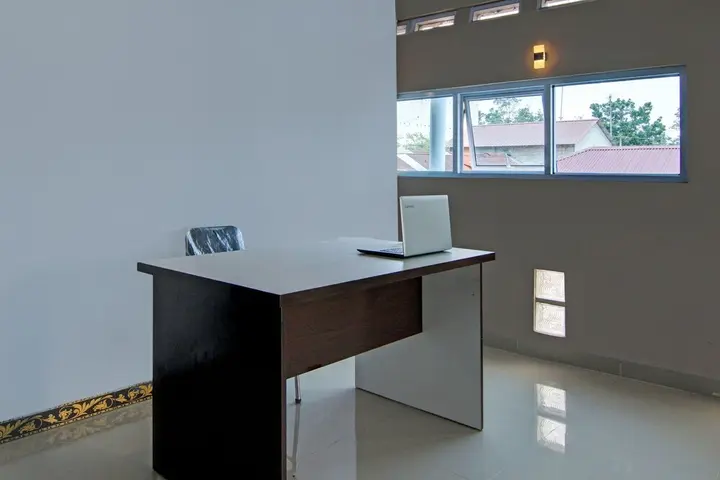 Пеканбару: OYO 92456 Putri Homestay Syariah Near SPBU 14.282.694 (Air Hitam)