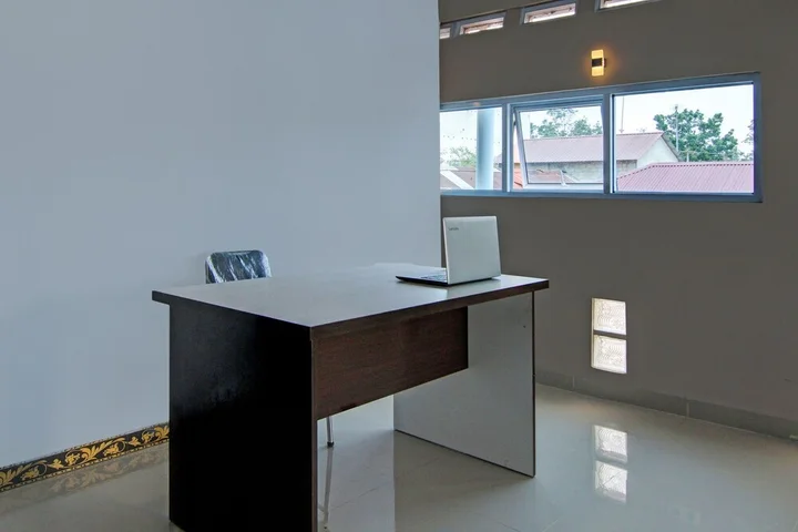 Пеканбару: OYO 92456 Putri Homestay Syariah Near SPBU 14.282.694 (Air Hitam)