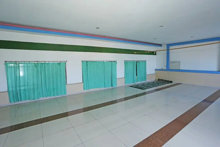 Тангеранг: OYO 92470 Hotel Sahabat 2