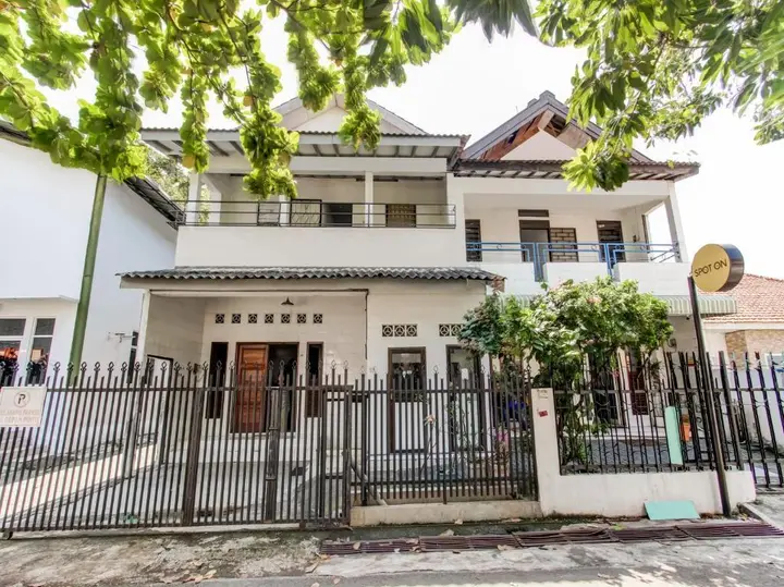 Семаранг: OYO Life 91374 Asia Stay Semarang Syariah