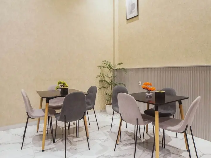 Медан: SUPER OYO Capital O 92066 Papakoel Hotel & Cafe