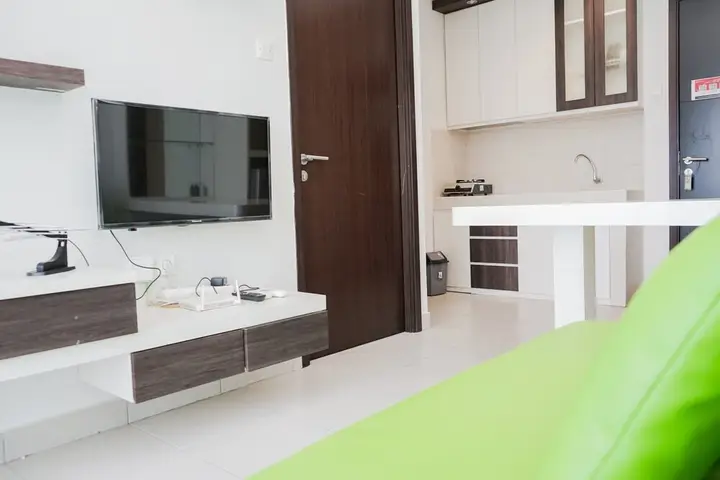 Cozy Minimalist 1Br Saveria Apartment — фото 5