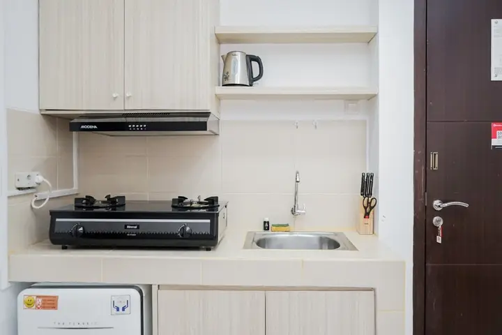 Comfy Minimalist 1Br Saveria Apartment — фото 4