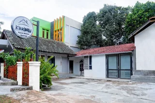 Банджанбару: Kirribilli Guest House Syariah