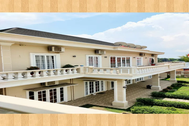 Тебингтинги: Green Forest Hotel