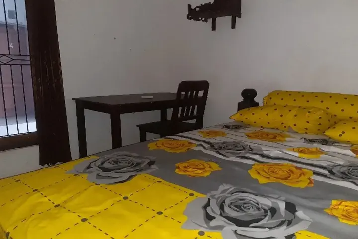 Сингараджа: OYO 90810 Ravaya Homestay