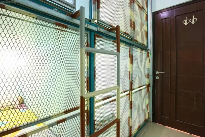 Джакарта: Kabin Kapsul Halte UI Depok - Male Only