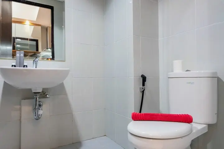 Legok: Minimalist Studio Apartment at Casa De Parco