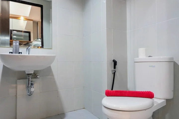 Legok: Minimalist Studio Apartment at Casa De Parco