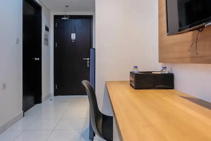Legok: Minimalist Studio Apartment at Casa De Parco