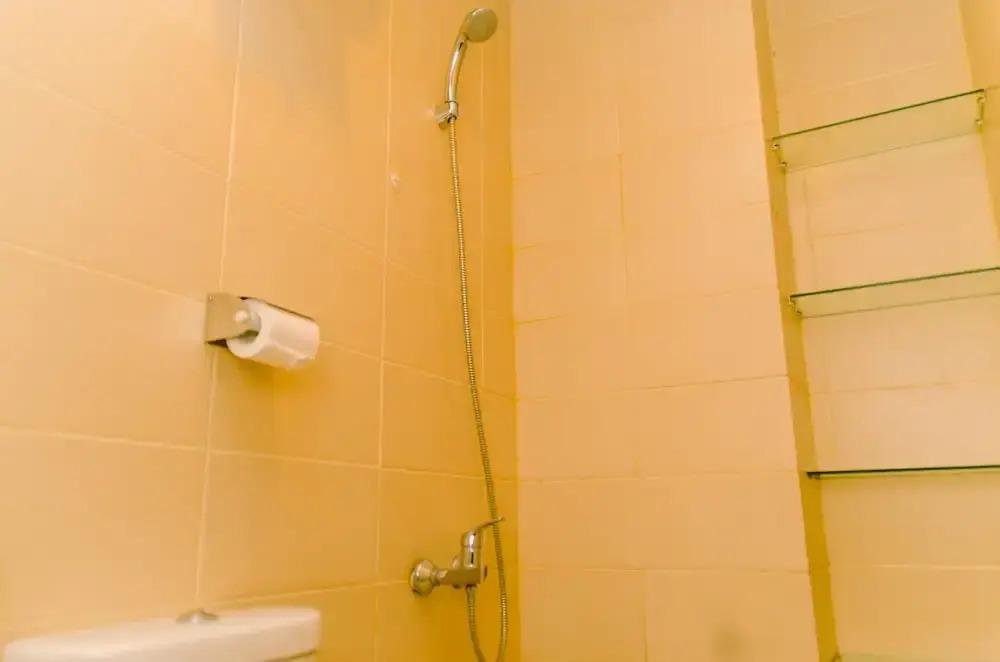 Legok: Comfy Studio At Saveria Bsd City Apartment