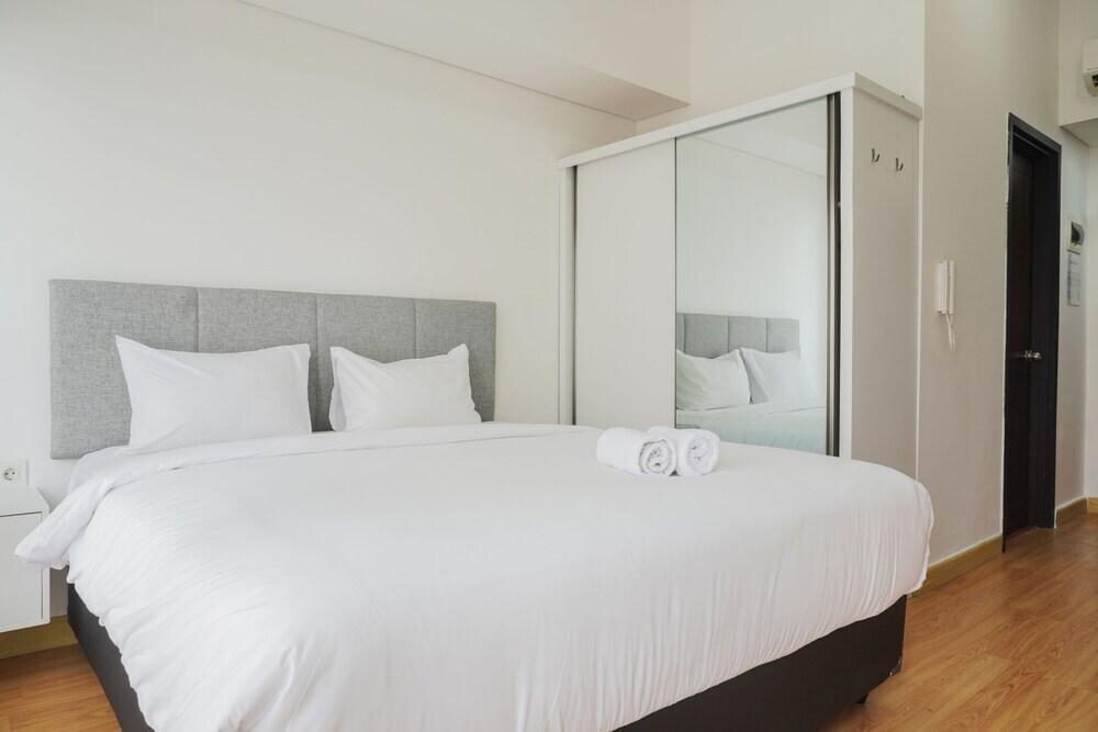 Nice And Cozy Studio Room At Casa De Parco Apartment — фото 1