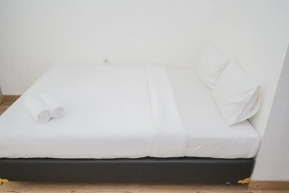Legok: Fancy And Nice Studio Room At Casa De Parco Apartment