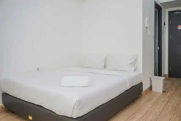 Fancy And Nice Studio Room At Casa De Parco Apartment — фото 1