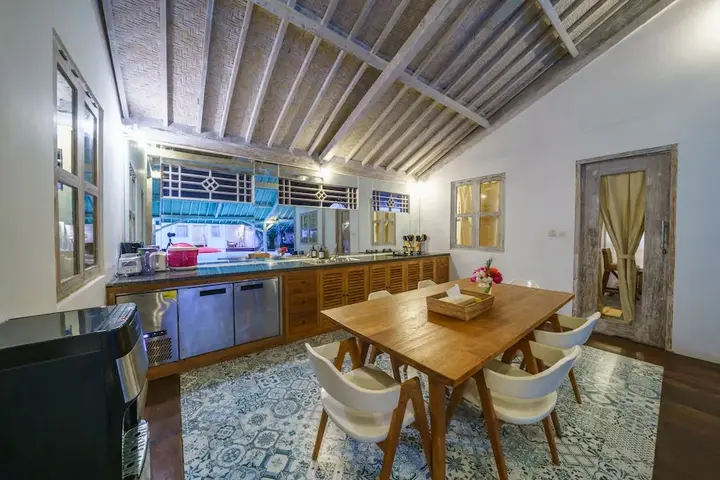 Гили-Мено: Villa Merano