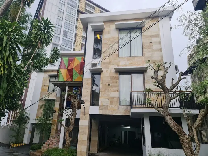 Ngaglik: Palagan Huis