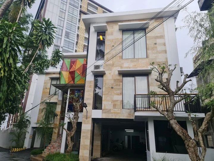Ngaglik: Palagan Huis