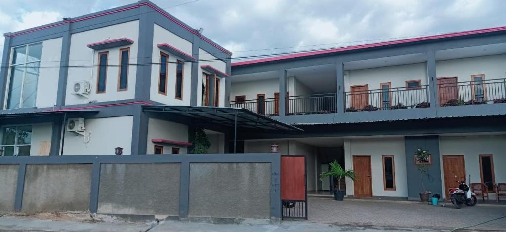 Лабуан-Баджо: Lembunai Home Stay
