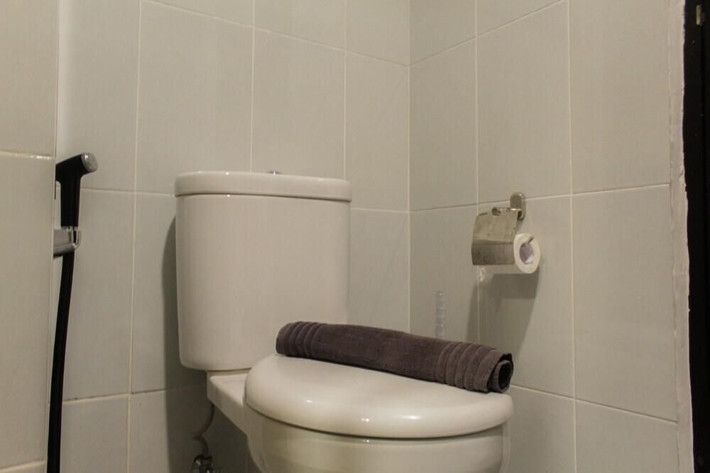 Legok: Nice And Minimalist Studio Casa De Parco Apartment Bsd