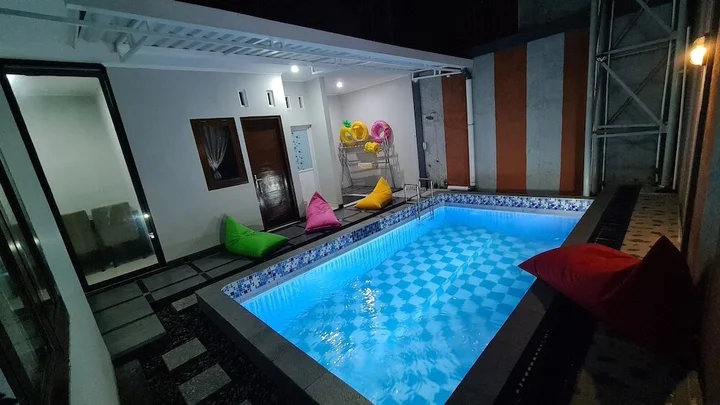 Депок: Oemah Wisata RinginSari
