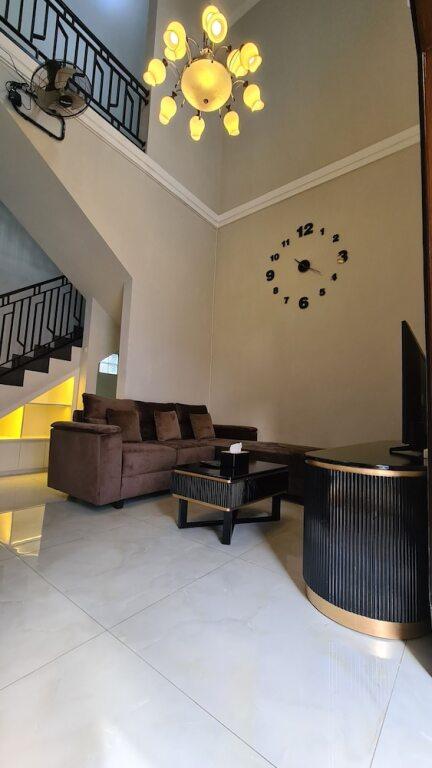 Депок: Oemah Wisata RinginSari