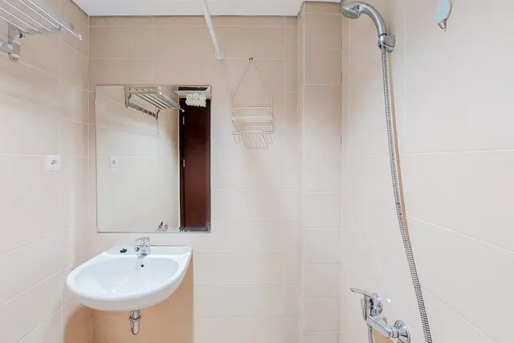 Legok: Warm And Comfort Design 1Br At Saveria Bsd City Apartment