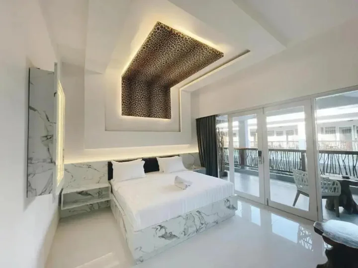 Гили Траванган: sea shell resort