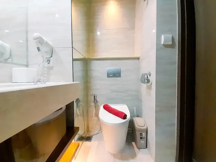 Депок: Cozy Studio Room At Uttara The Icon Apartment