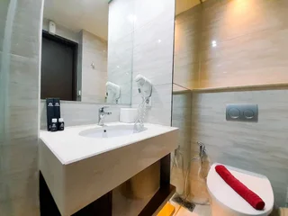 Депок: Cozy Studio Room At Uttara The Icon Apartment