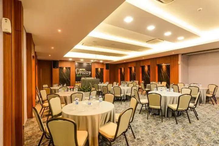 Суракарта: Nata Azana Hotel Solo