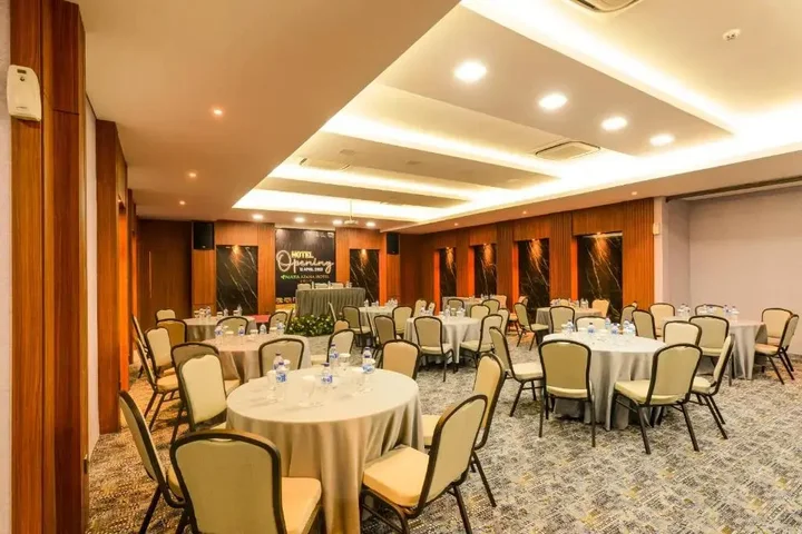 Суракарта: Nata Azana Hotel Solo