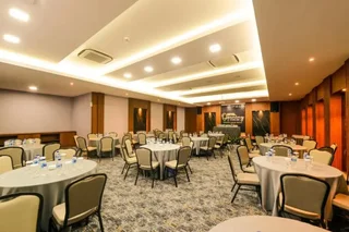 Суракарта: Nata Azana Hotel Solo