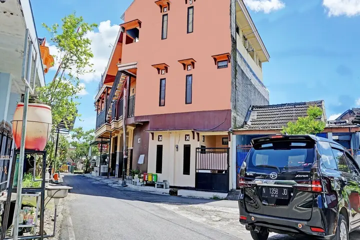 Маланг: OYO Life 92353 Purnama Syariah Guest House