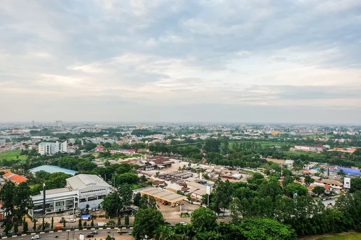 Тангеранг: Ayodhya Residence