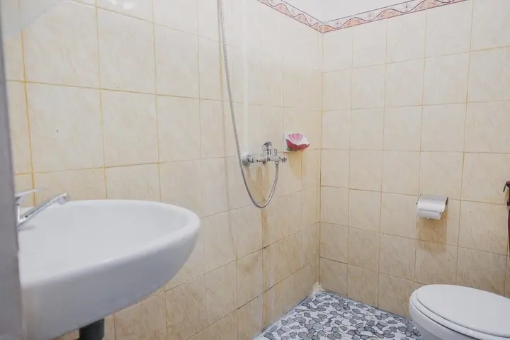 Лива: Hotel & RM Sahabat Utama by RedDoorz