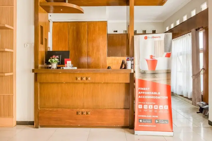Hasanah Guest House Gajayana by Reddoorz — фото 2